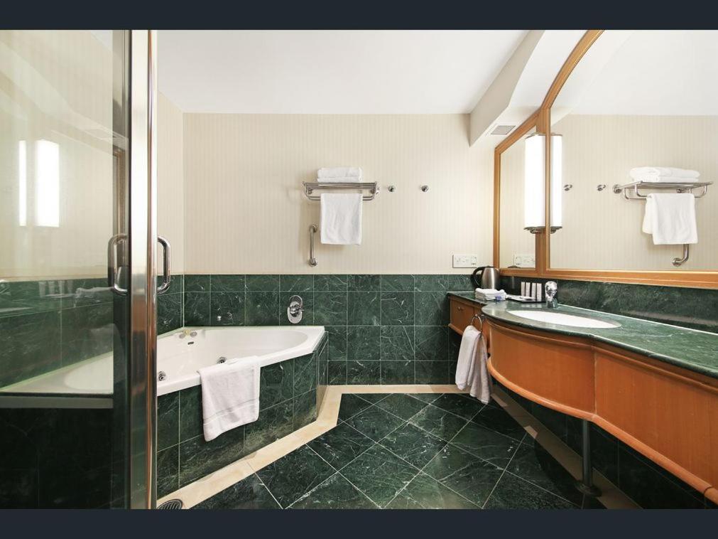 Deluxe Private Apartment And Studio - Ocean Views Gold Coast Zewnętrze zdjęcie