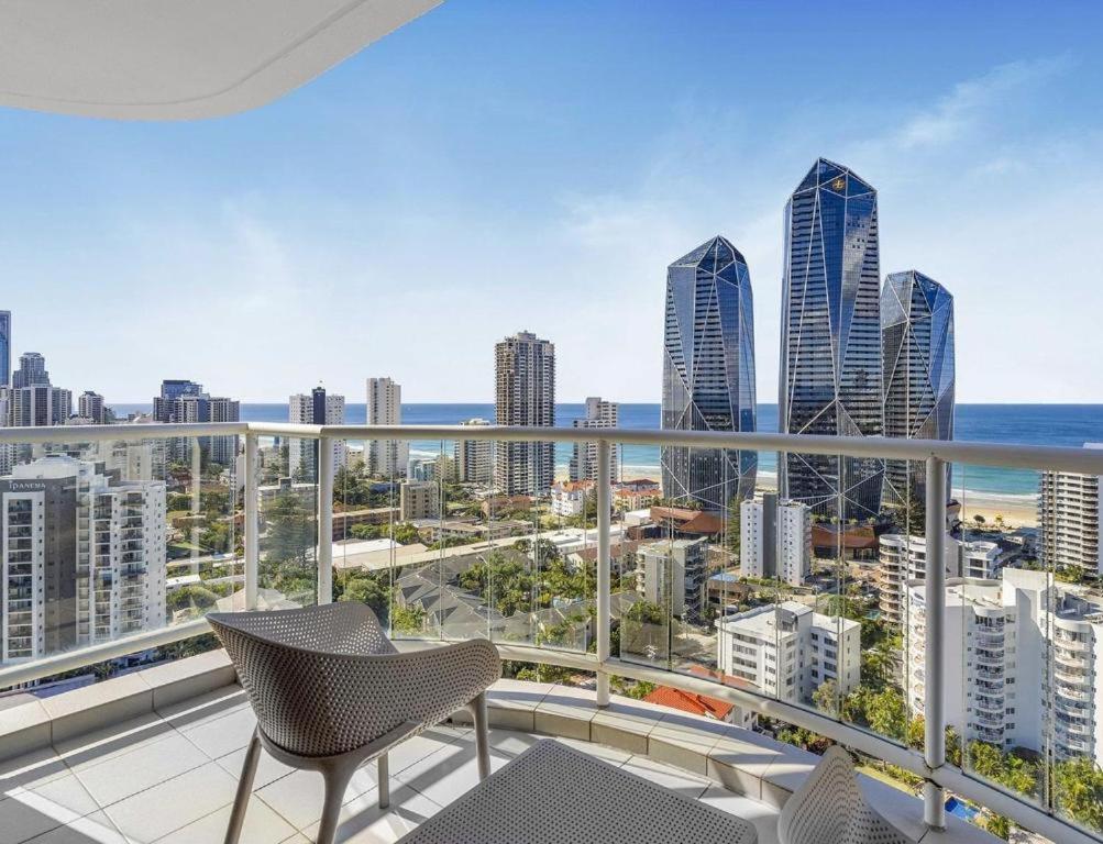 Deluxe Private Apartment And Studio - Ocean Views Gold Coast Zewnętrze zdjęcie