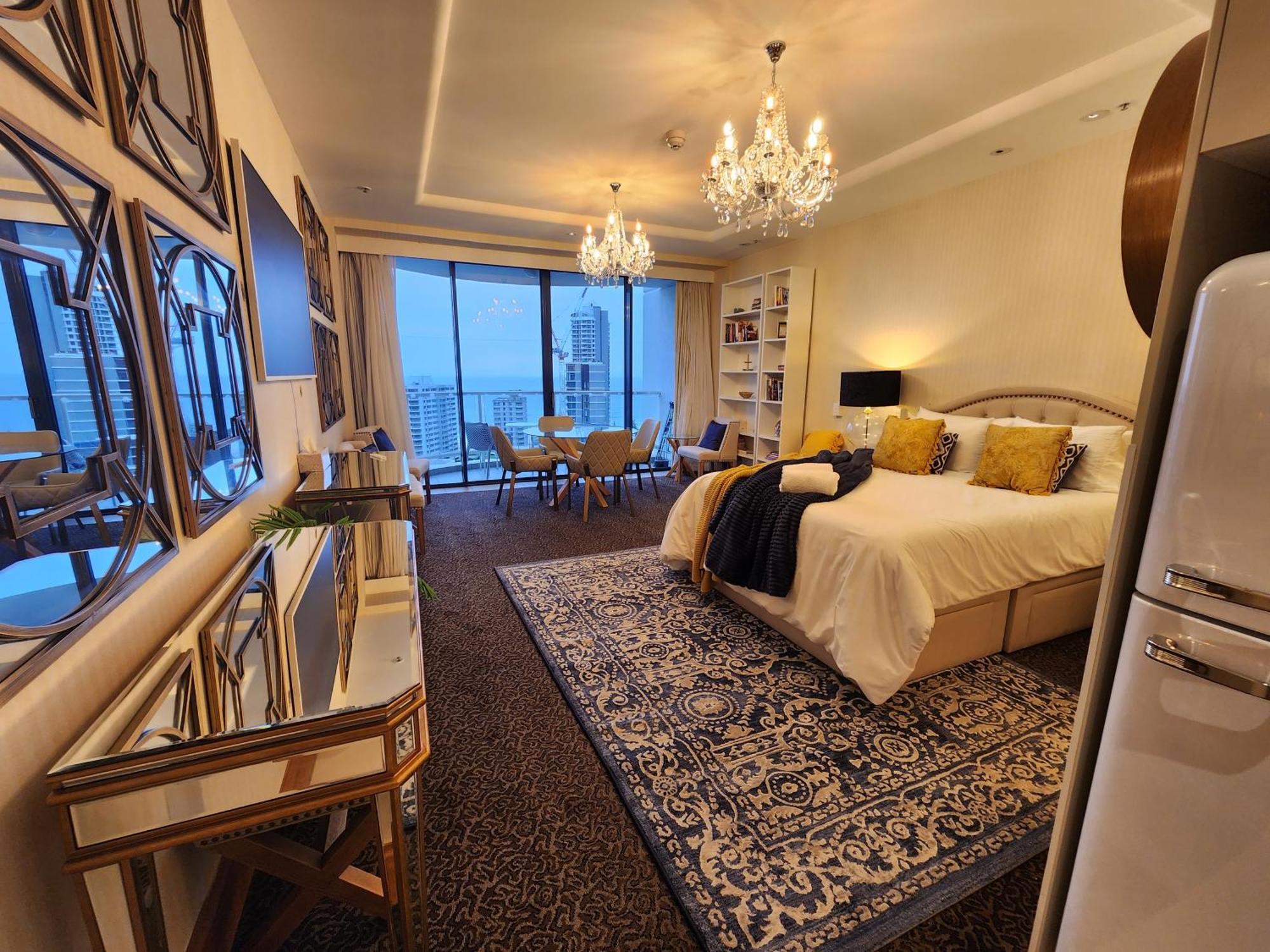 Deluxe Private Apartment And Studio - Ocean Views Gold Coast Zewnętrze zdjęcie